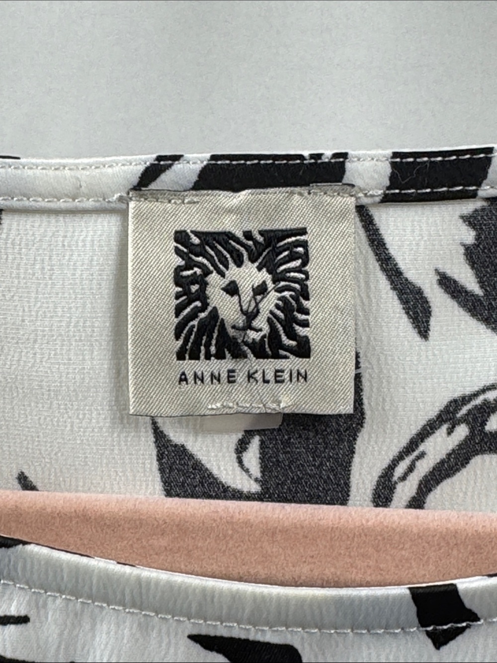 Anne Klein Floral Short Sleeve Blouse White Black Size M - Picture 4 of 10